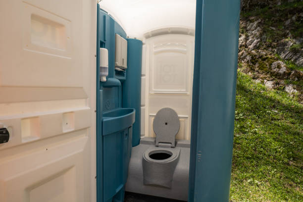 Best Affordable porta potty rental  in Altamont, IL