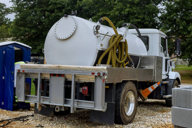 Best Luxury portable toilet rental  in Altamont, IL